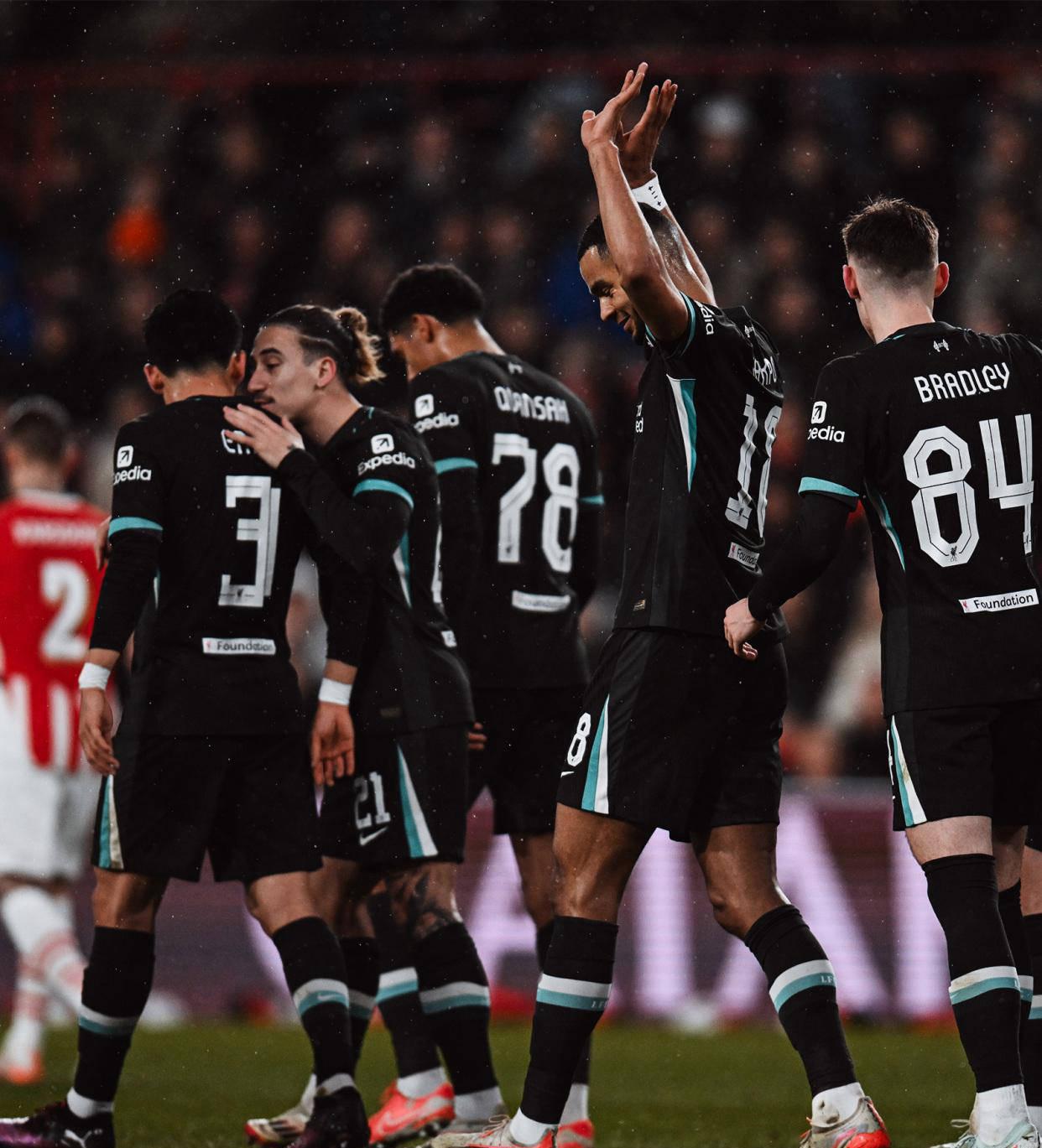 包含欧冠今夜走向成谜，AC米兰远射贴柱，信心回归，阵容厚度经受考验的词条-英雄联盟S15赛